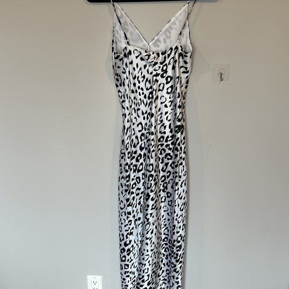 L’AGENCE Seridie Mid Length Slip Cheetah Dress Silver Black - Picture 8 of 10